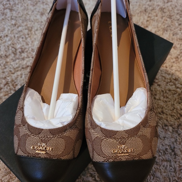 Coach Chelsea Flats - Picture 7 of 7